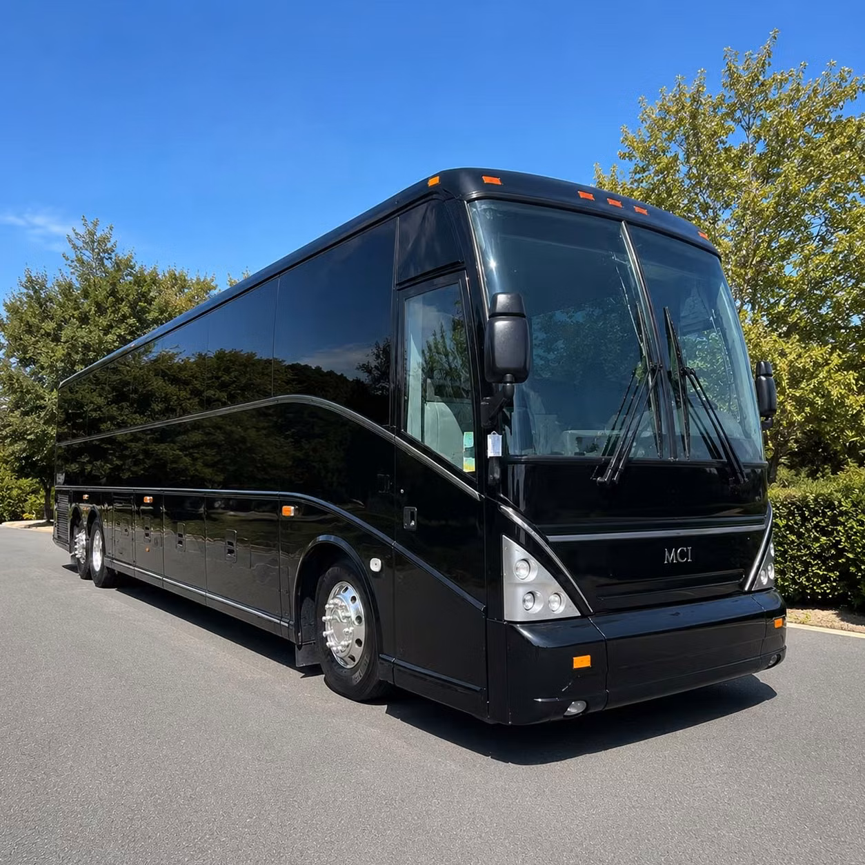 wedding shuttle bus rentals serving thousand oaks and the conejo valley